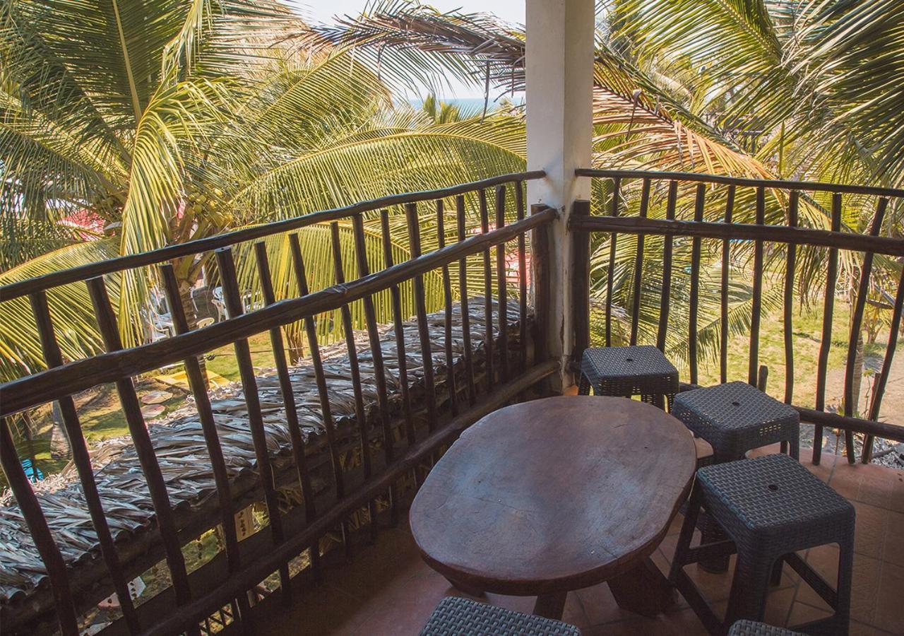 Marbella Eco Lodge Monterrico Buitenkant foto