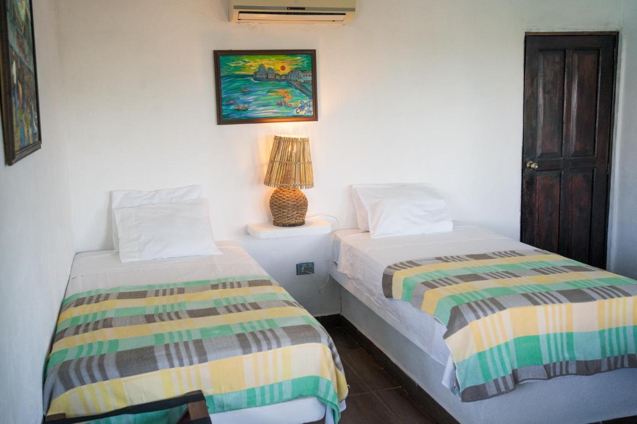 Marbella Eco Lodge Monterrico Buitenkant foto
