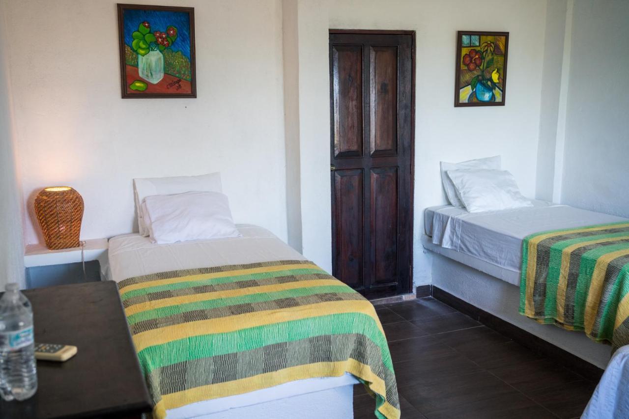 Marbella Eco Lodge Monterrico Buitenkant foto