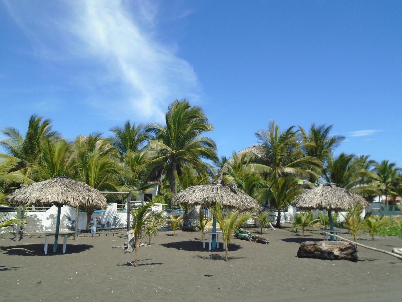 Marbella Eco Lodge Monterrico Buitenkant foto